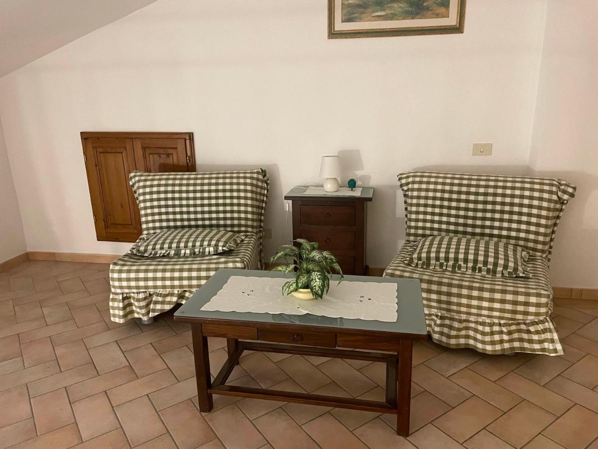 Casa Vacanza Le Case San Gimignano Exterior foto
